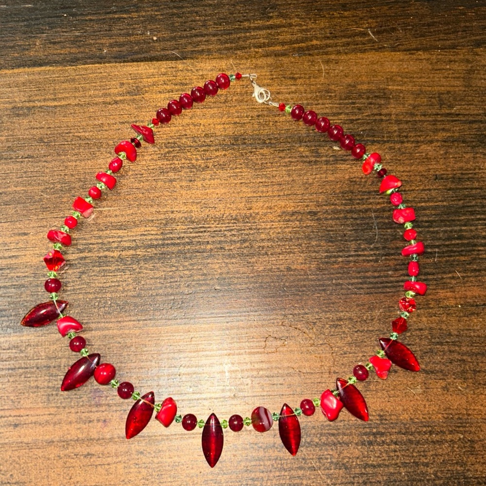 Vibrant vintage Candy Apple Red tear drop Beaded Necklace